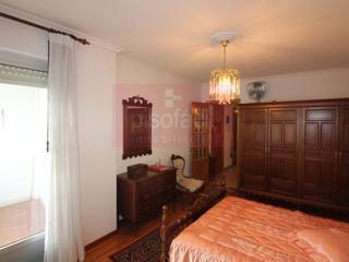 Etagenwohnung en Residencia - Abella. Pisazo de cinco dormitorios, a un paso del centro comercial abel