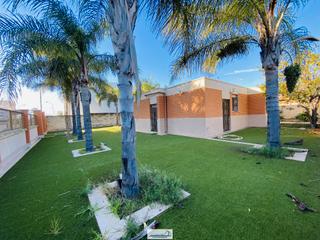 Xalet a Carrer venerable barello 2. Chalet individual en planta baja