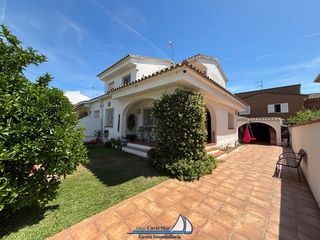 Casa aparellada  Avinguda pintor fortuny 15. Chalet pareado en els tallats - cambrils