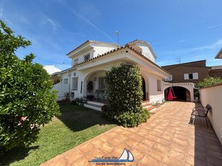 Casa aparellada  Avinguda pintor fortuny 17. Chalet pareado en els tallats - cambrils