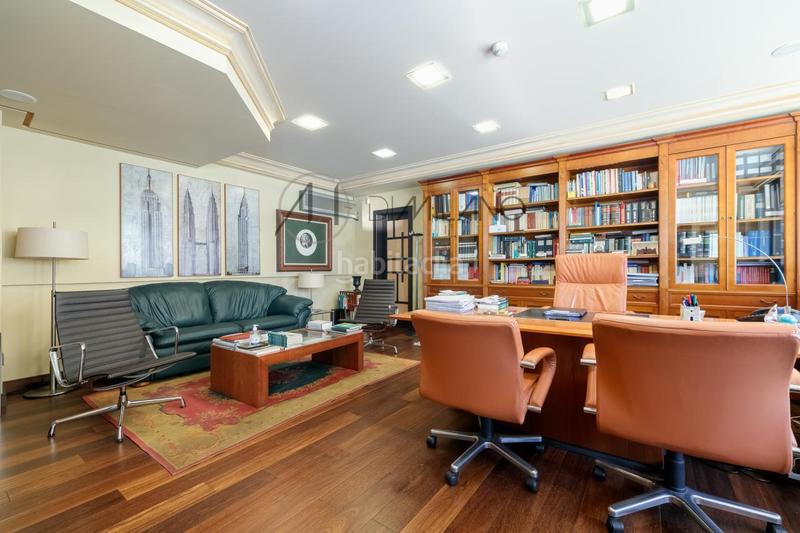 Foto 5334061f-fa1a-4cec-9f4b-a8a2ca7eada1. Miete büro mit heizung parking in Plaza España - Corte Inglés Vigo