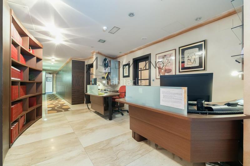 Foto f2f3566e-3972-47cc-b7e1-b843b35c08c6. Rent office space with heating parking in Plaza España - Corte Inglés Vigo