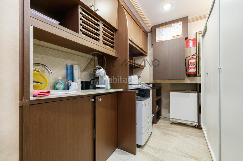 Foto d5032396-49d3-479a-a1c2-38953e094054. Alquiler oficina en Plaza España - Corte Inglés Vigo