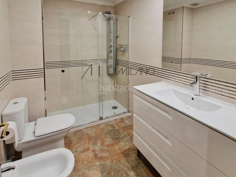 Foto 79bf6315-84a7-477b-955d-a82b0fbc1e16. Semi detached house with heating parking in Sardoma - Castrelos Vigo