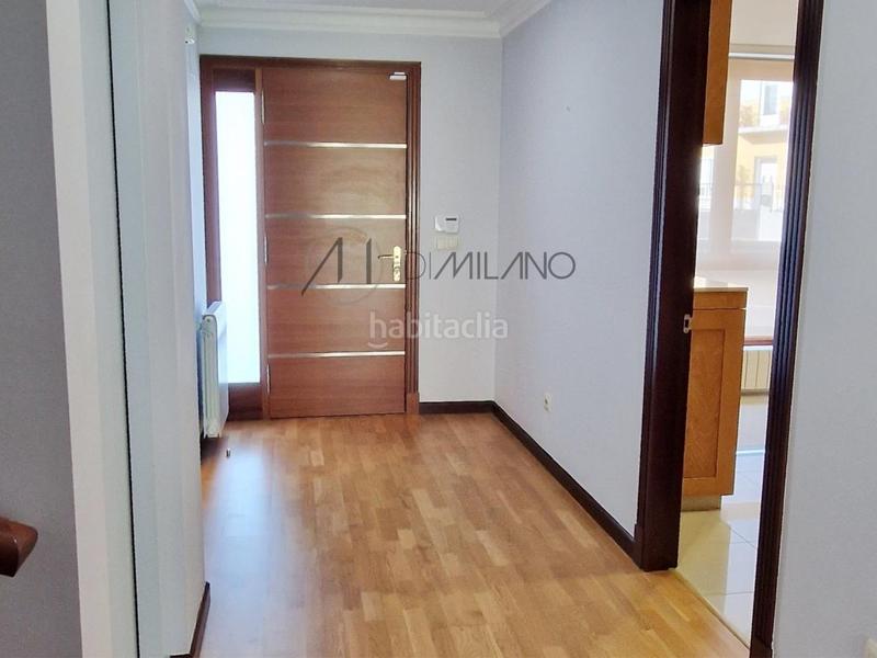 Foto fe91a918-f779-4498-9816-650c5a43f2b6. Semi detached house with heating parking in Sardoma - Castrelos Vigo