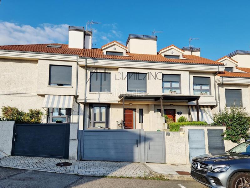 Foto ff4a727c-e6fd-44ed-ad7e-144ce66327b9. Semi detached house with heating parking in Sardoma - Castrelos Vigo