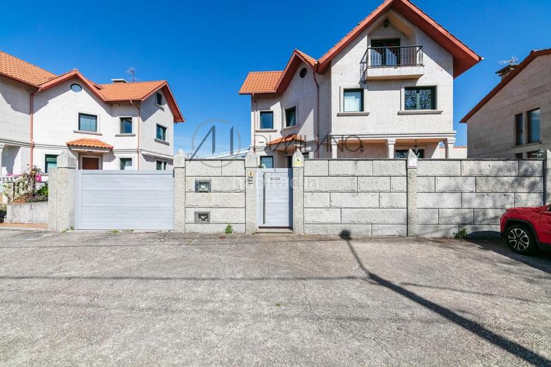 Foto 95d10428-b119-4eff-abf1-69af341eedce. Chalet en Alcabre Vigo