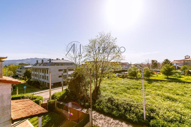 Foto f59ab4fd-ee26-431c-919d-f3aa445b3698. Chalet en Alcabre Vigo