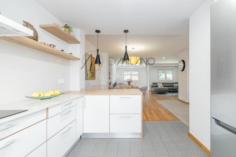 Foto ee29da29-9ef9-465c-85ce-c557d5e92e51. Maison jumelée avec chauffage parking dans Baiona