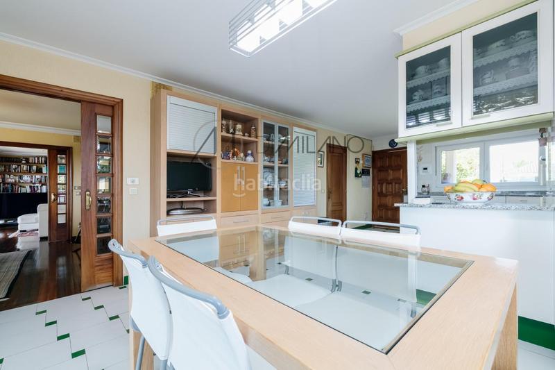 Foto 24d35360-a2be-4793-bf9d-df9ecc20eb13. Chalet mit heizung parking in Sardoma - Castrelos Vigo