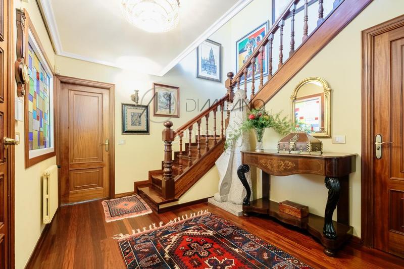 Foto 96af1625-7e06-4c9b-ac53-0e8873ebe61e. Chalet mit heizung parking in Sardoma - Castrelos Vigo