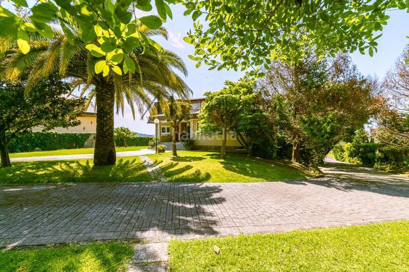 Foto e093fb7f-14ba-443e-b7a0-7d5611889594. Chalet with heating parking in Sardoma - Castrelos Vigo