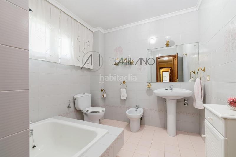 Foto 7d3421f0-4b8b-4cb0-bc1c-0f46a548e24f. Chalet avec chauffage parking dans Sardoma - Castrelos Vigo