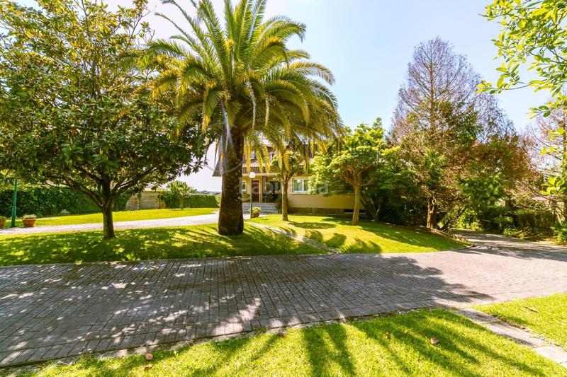 Foto c86ad7e5-d3c2-491e-a201-be424acb744e. Chalet en Sardoma - Castrelos Vigo
