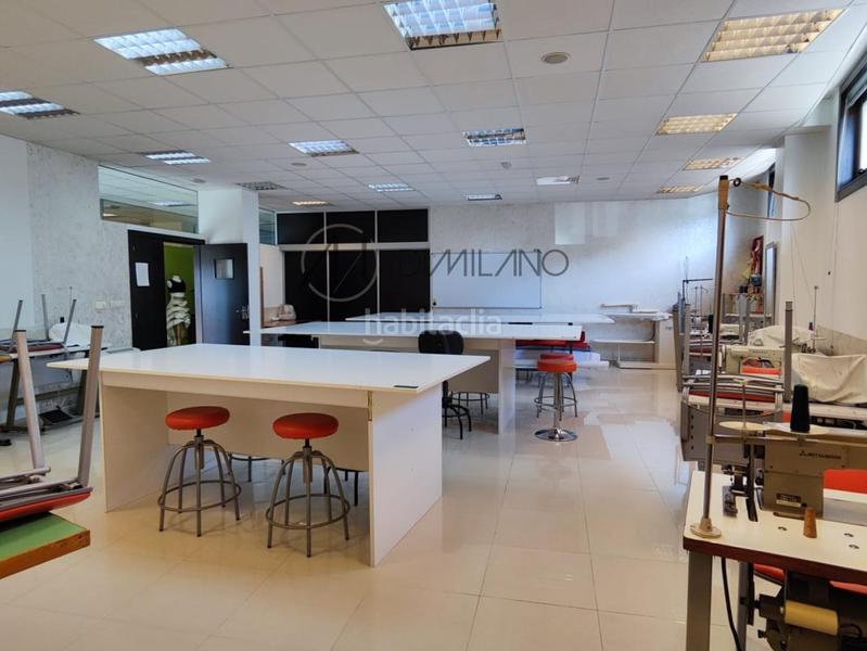 Foto 9423f89d-9811-4fc1-ad92-c7ec7be08c98. Business premise in Valadares - Beade Vigo