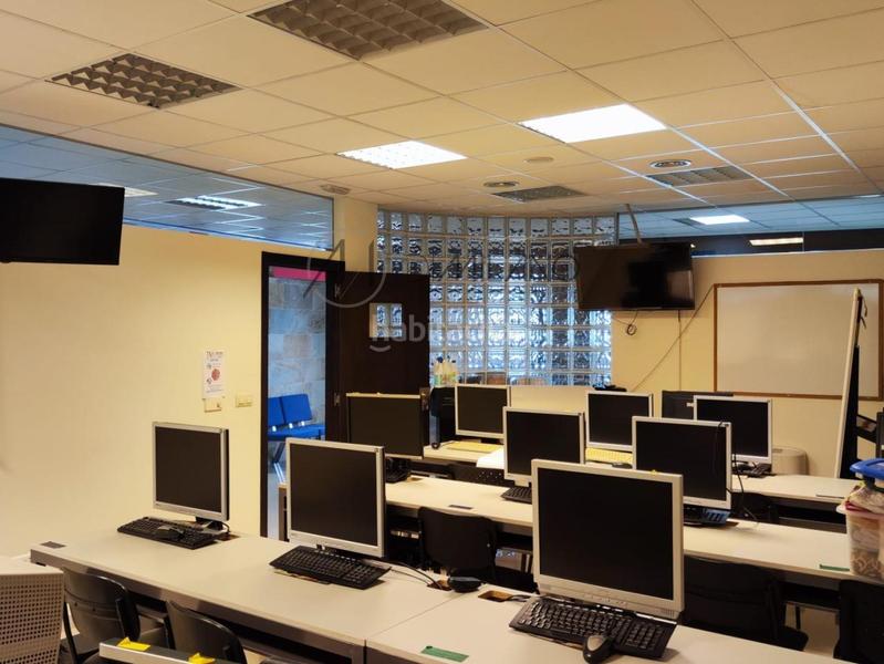 Foto e9e7c4e1-a5ee-43cb-949d-9d22939a93e3. Local comercial en Valadares - Beade Vigo