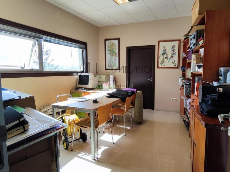 Foto fb27f90a-39f7-4060-bc7c-d92e04d847d7. Local comercial en Valadares - Beade Vigo
