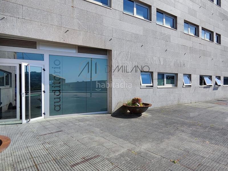 Foto 09c877c2-7a6a-4074-a410-71ef948edbcc. Locale commerciale in Valadares - Beade Vigo