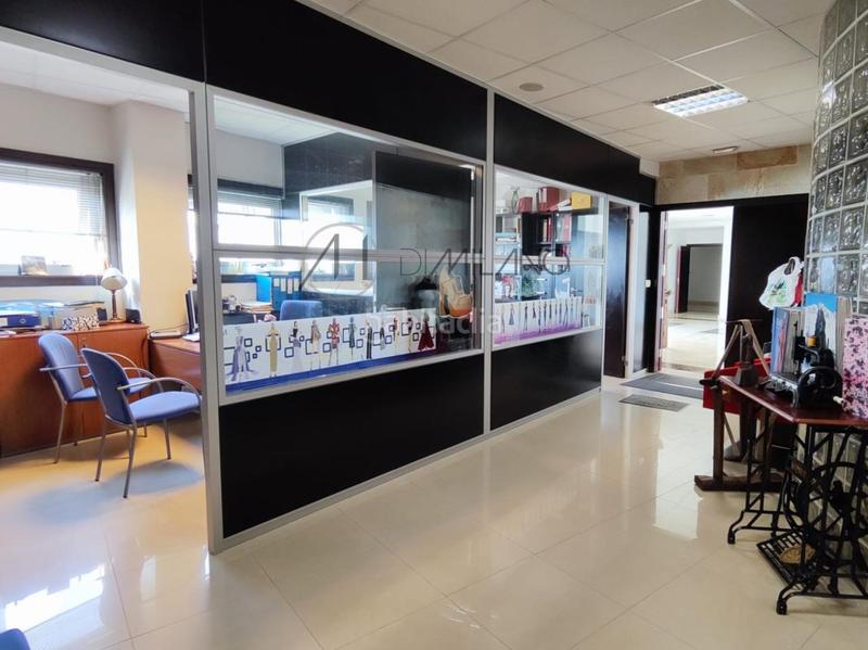 Foto b485fcb3-afe3-4475-ae4a-f298730267bb. Locale commerciale in Valadares - Beade Vigo