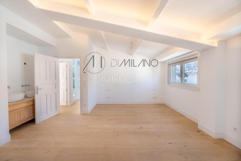 Foto eab0695c-3e18-4214-ab06-7d16b05f5278. Penthouse with heating in Centro - Areal Vigo