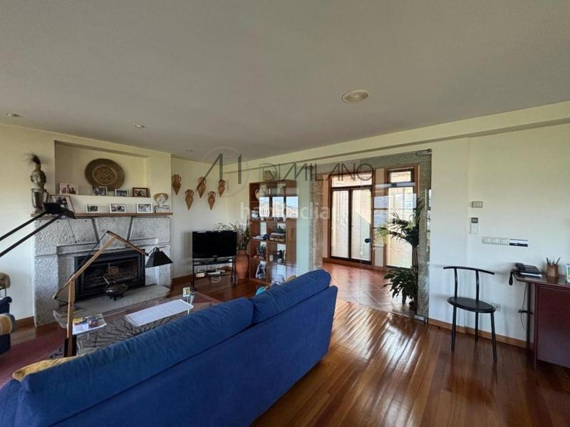 Foto c0926077-0c30-4b68-8100-73ddf23b7d71. Casa amb calefacció aparcament a Redondela