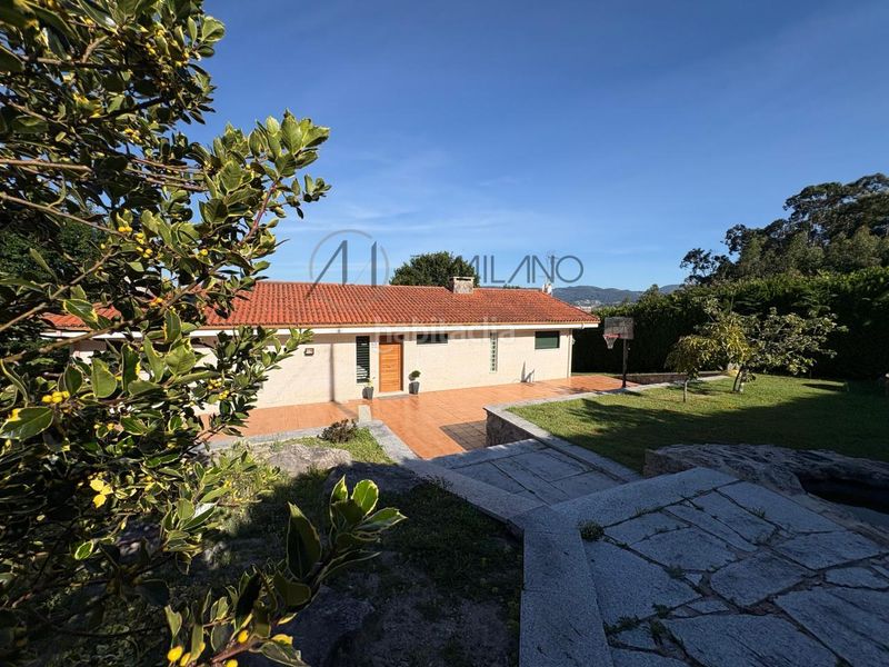 Foto 9ded7870-14b4-49fb-b008-b6345f218876. Casa con riscaldamento parcheggio piscina in Combarro Poio
