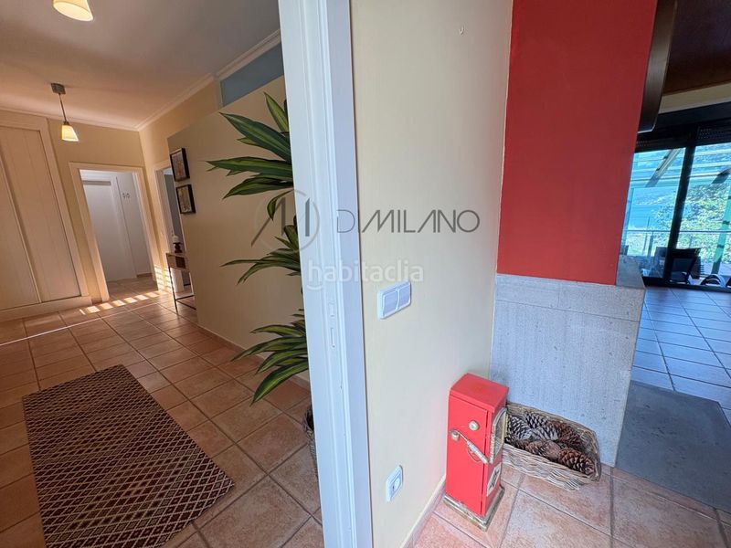 Foto d9110af0-1fa0-40f4-a879-486df801e651. Casa con riscaldamento parcheggio piscina in Combarro Poio