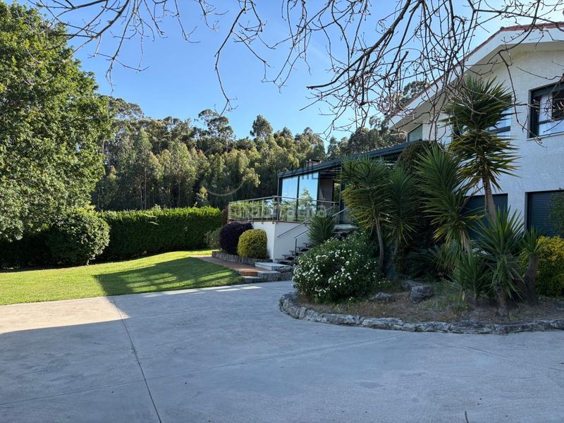 Foto f7b37de1-c3bb-440a-8510-d4ffd65e5656. Casa con riscaldamento parcheggio piscina in Combarro Poio