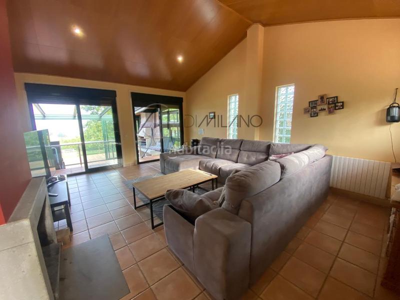 Foto 5bab8b09-8a47-42e5-85e0-cd947e183cc2. House with heating parking pool in Poio