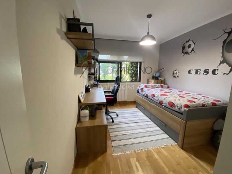 Foto f93d4d7c-a99b-4d41-b299-fd45221aa586. House with heating parking pool in Poio