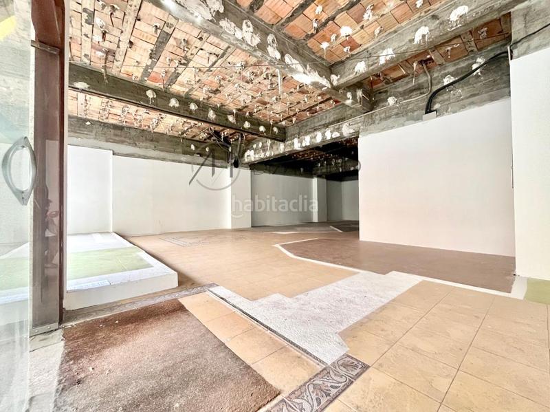 Foto ba604aaf-0e59-47d4-9eaf-b626ceed6442. Alquiler local comercial en Camelias - Pi y Margall Vigo