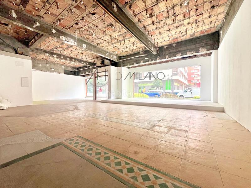 Foto f7eb75f7-e7c6-4711-902d-25dac54f369c. Lloguer local comercial a Camelias - Pi y Margall Vigo