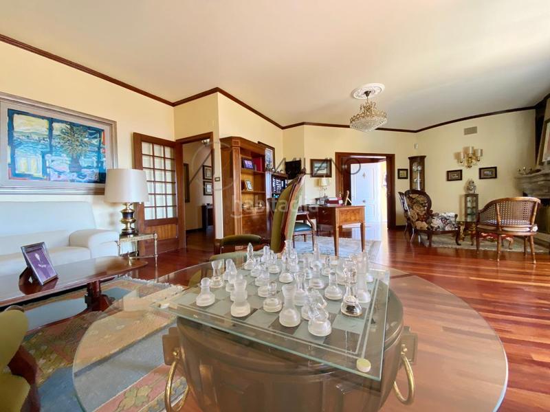 Foto 79b020e2-d1e4-47a1-9d59-c1b20bd9b1e3. Chalet mit heizung parking pool in Darbo Cangas