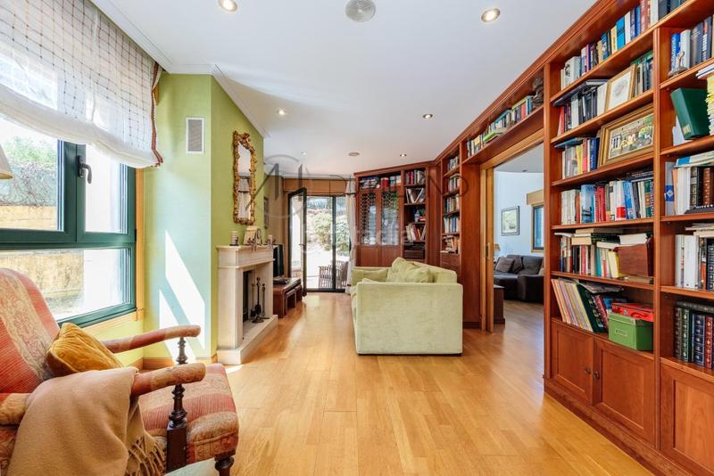 Foto 0c4f97b6-2e6d-4306-9801-8969fc001221. Xalet amb calefacció aparcament piscina a Valadares - Beade Vigo