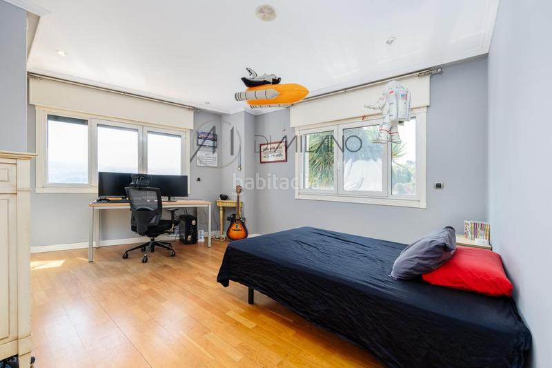 Foto 356b4142-a090-4546-9db6-70fd438ea2c9. Xalet amb calefacció aparcament piscina a Valadares - Beade Vigo