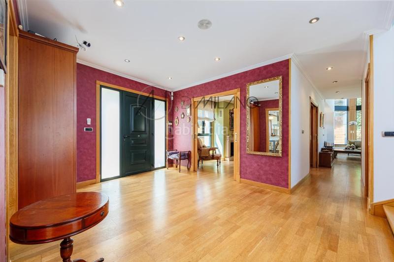 Foto 87d811b3-7748-4219-9efd-8c863a73cf19. Xalet amb calefacció aparcament piscina a Valadares - Beade Vigo