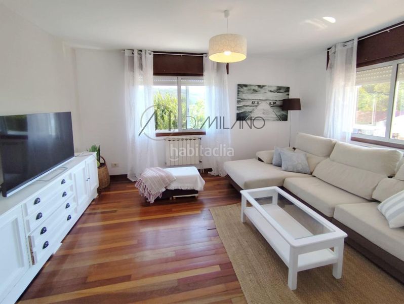 Foto 9b0bbaec-967a-48fc-a58a-801a8d6590ad. Casa amb calefacció aparcament a Navia Vigo