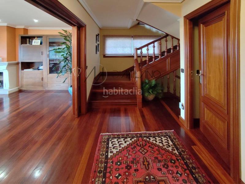 Foto 08111e83-741a-45cb-bef1-efc72d71294c. Chalet en Valadares - Beade Vigo