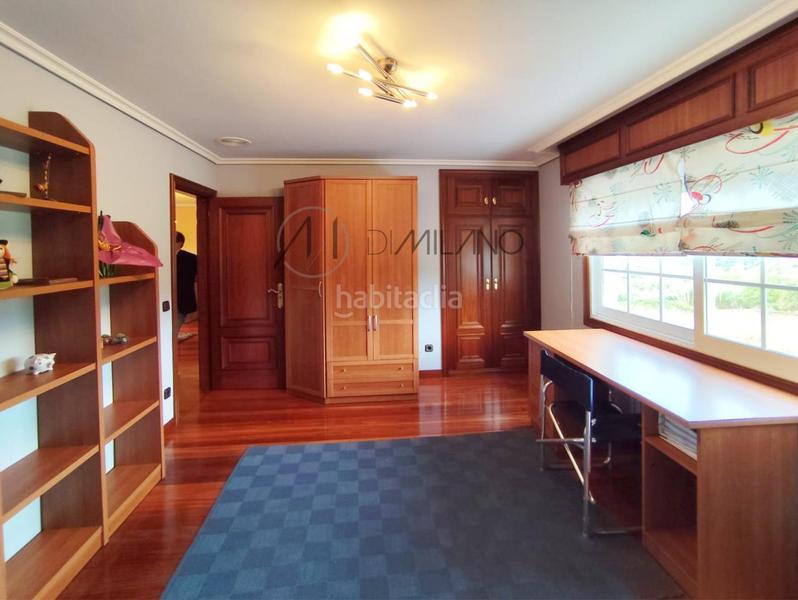 Foto 8d06b65b-f1f8-4f26-8d82-0f1a89fe75e6. Chalet en Valadares - Beade Vigo