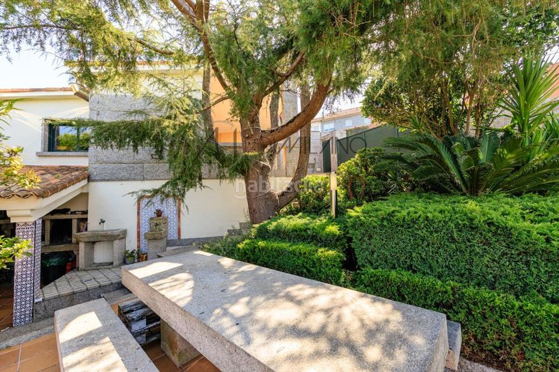 Foto d770b812-9cf3-4f4e-b677-a32273e00a02. Chalet con riscaldamento parcheggio piscina in Panxón Nigrán
