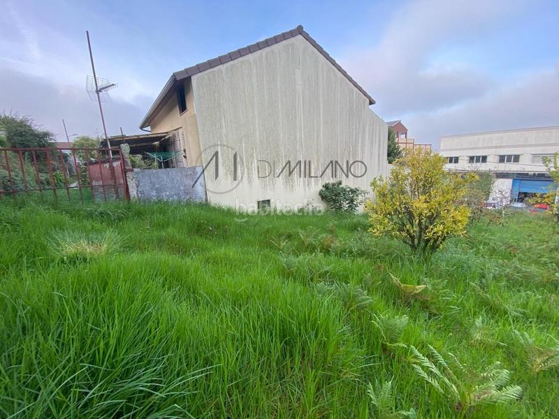 Foto 66efbd14-78a0-4dff-a753-d97fe86c6571. Terreny residencial a Lavadores Vigo