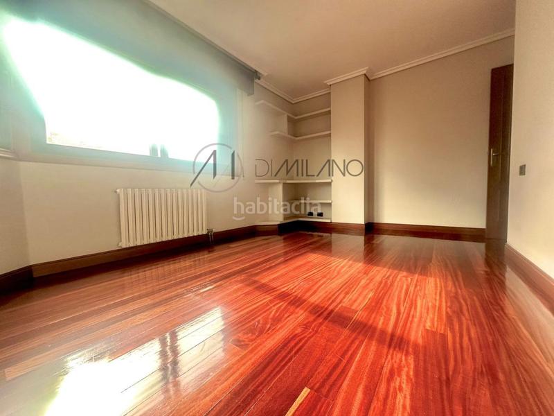 Foto c8f45863-863c-4ffa-bbaa-e14adb8aa1ef. Appartamento con riscaldamento parcheggio in Plaza Independencia Vigo