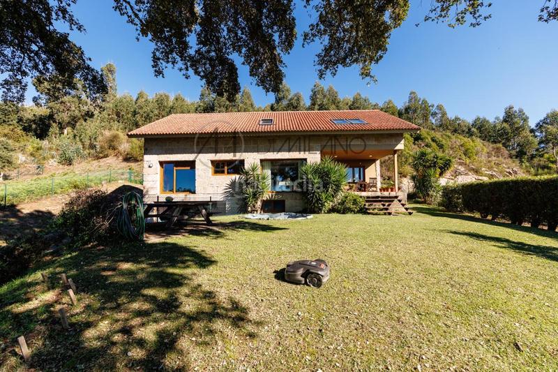 Foto 32d25ebb-b54c-4f7e-88e4-02272d4d3a90. Chalet con riscaldamento parcheggio piscina in Camos Nigrán