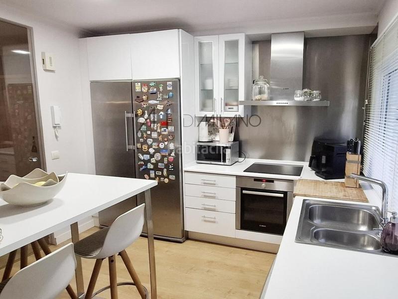 Foto ab30bdef-91b2-4997-9dfb-ce9bbe3e9663. Flat with heating parking in Plaza Independencia Vigo