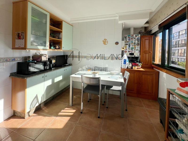 Foto 0b66d15b-4259-44a2-b5c1-af8de5abb620. Duplex with heating parking in Alcabre Vigo