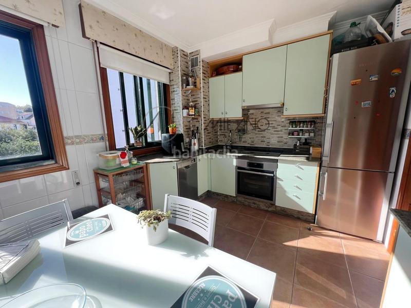 Foto 810a8bfa-d23a-4078-b3aa-58b5d14f4a9c. Duplex with heating parking in Alcabre Vigo