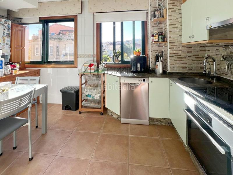 Foto b20d2dc7-bbea-4380-b5ba-91c186598dc4. Duplex with heating parking in Alcabre Vigo