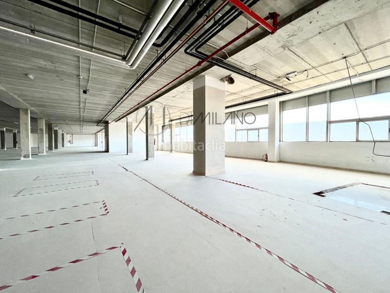 Foto 0fd08558-bfa0-4dd9-a890-bc3b17022978. Location bâtiment à usage industriel dans Valadares - Beade Vigo