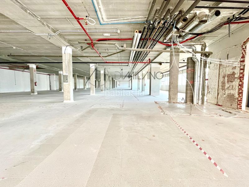 Foto 5c40b520-6a0c-412d-98d5-60e40c66a83d. Location bâtiment à usage industriel dans Valadares - Beade Vigo