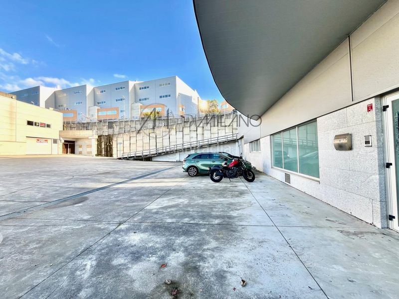 Foto d6457599-2ddb-4487-bacc-f99ca5a0131e. Location bâtiment à usage industriel dans Valadares - Beade Vigo